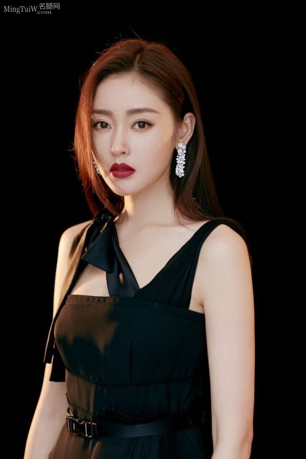 美艳御姐张天爱漂漂写真(2/6)