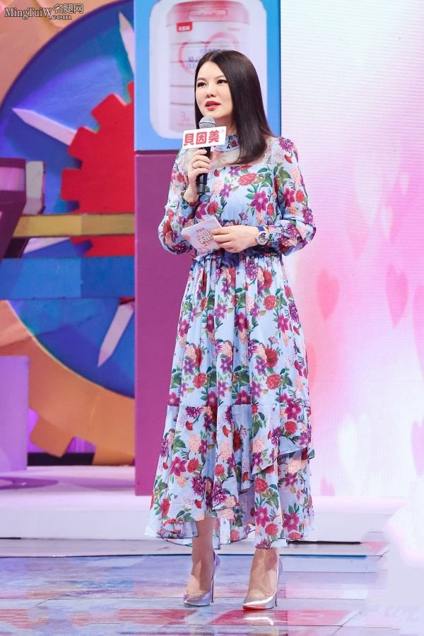 李湘主持《育儿大作战》节目踩细高跟鞋合集(6/7)