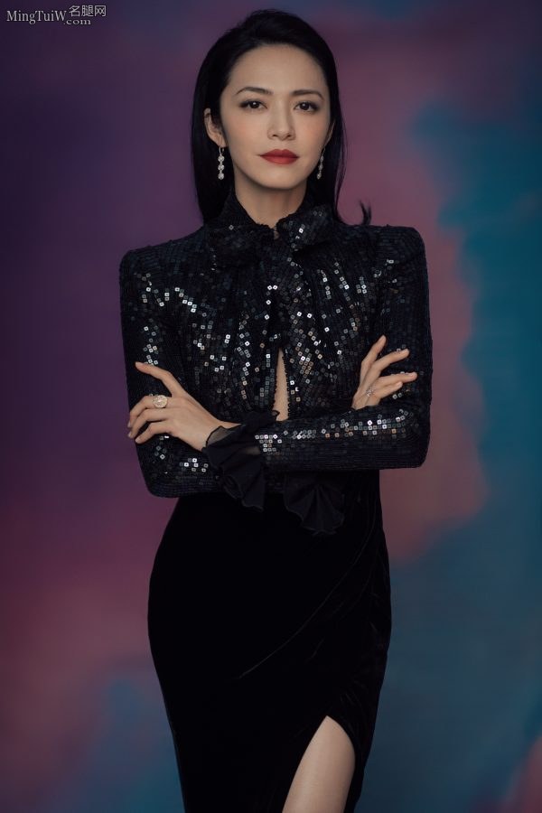 极品长腿女明星姚晨身着开叉礼服凸显好身材(3/7)