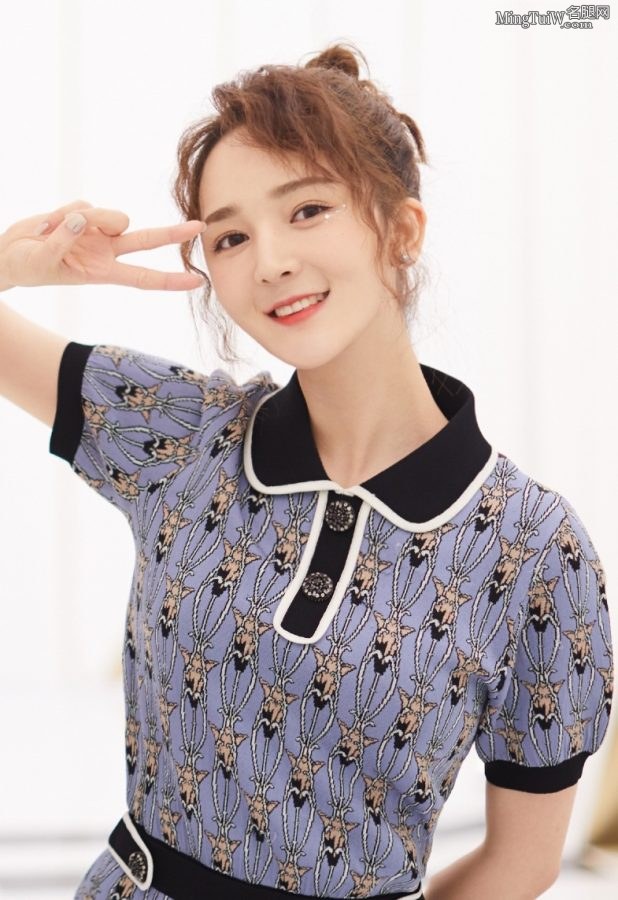 青春靓丽的女主播靳梦佳美腿长靴(5/6)