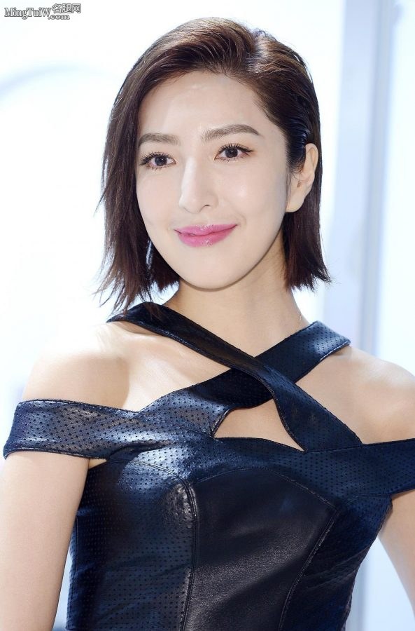 杨谨华担任一日店长美腿修长顺滑(16/21)