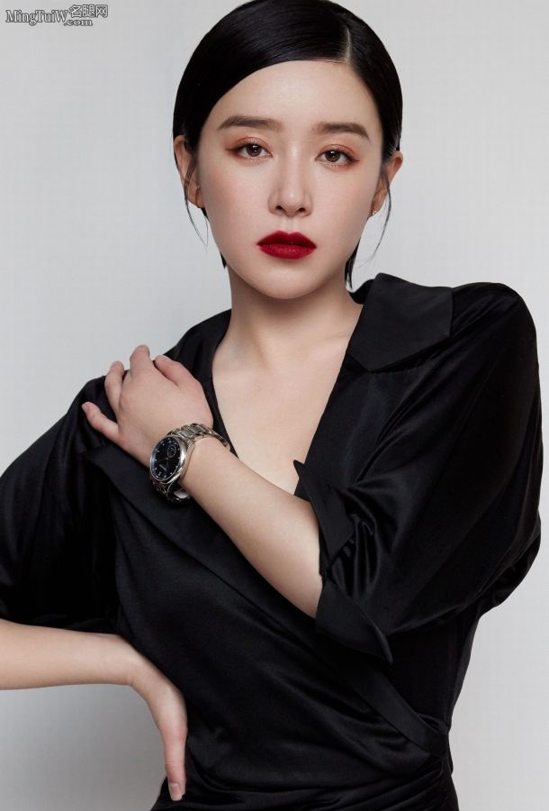 阚清子开叉裙美腿代言名表活动现场图(3/11)