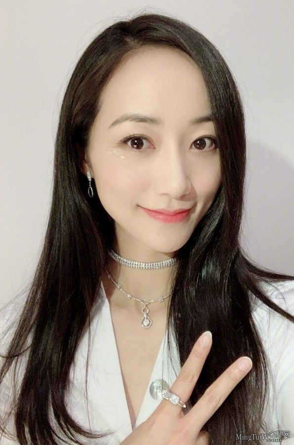 商业活动中韩雪的精品美长腿(4/4)