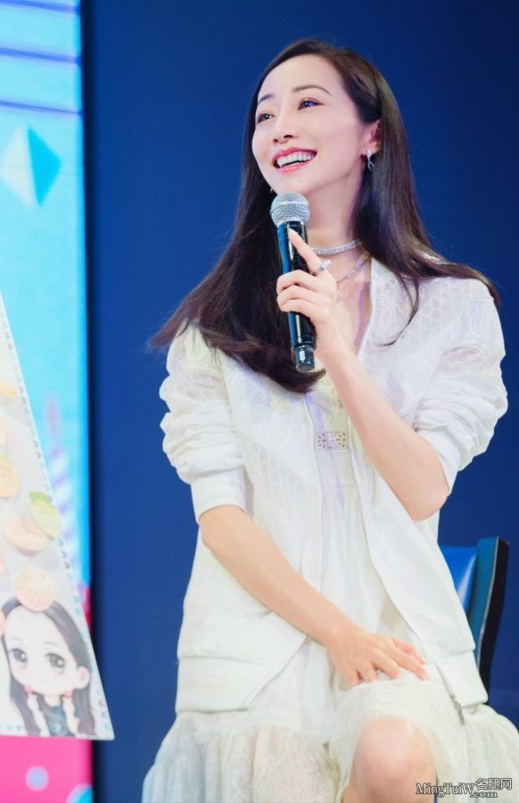 商业活动中韩雪的精品美长腿(2/4)