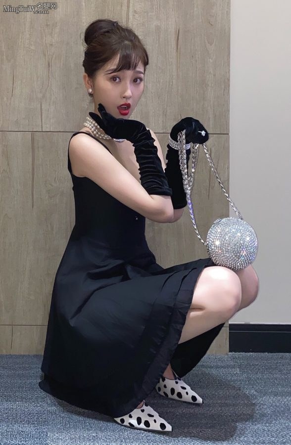 虞书欣cos奥黛丽赫本美腿纤细(3/4)