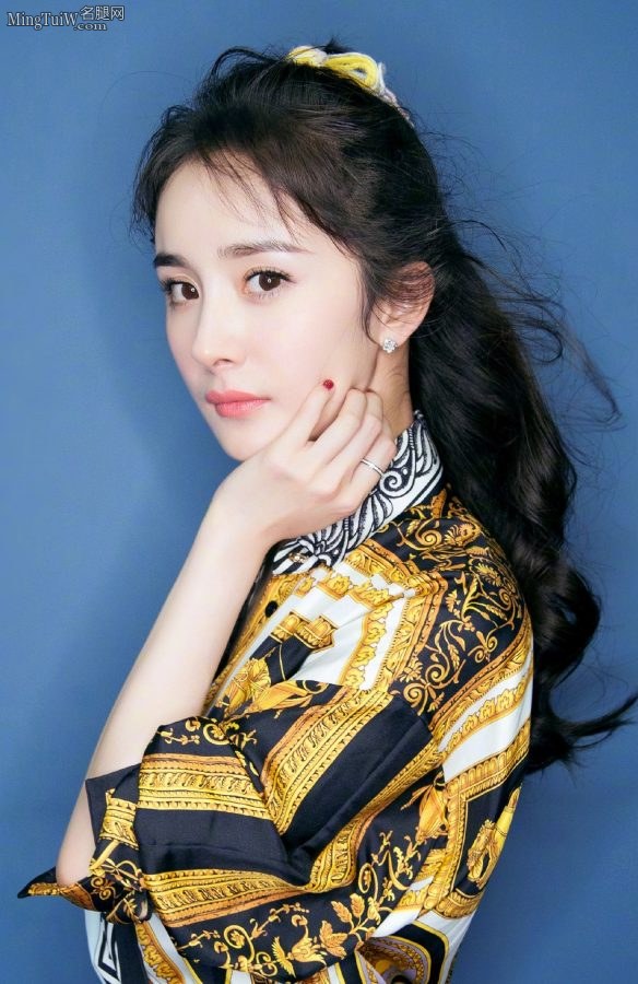 杨幂小细腿穿上黑色棉筒袜爱了爱了(3/3)
