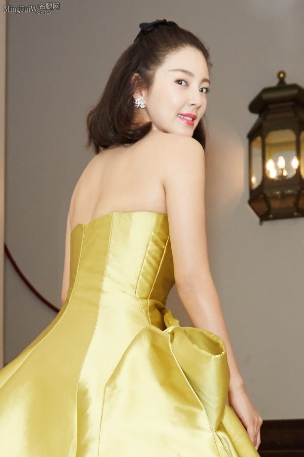 Zhang Yuqi's two headlights are really fierce(10/12)