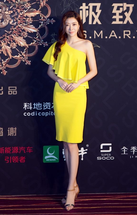两位轻熟气质明星昆凌和熊黛林同台(2/4)