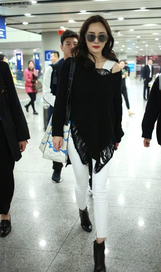 Do you like white tights? Yang Mi will show you how to wear them(15/15)