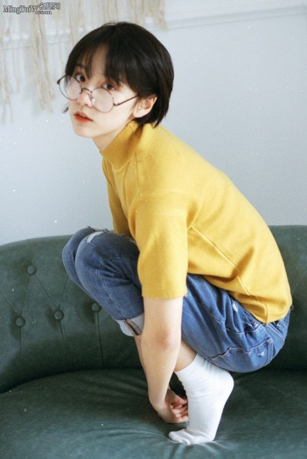 清秀少女感成果脚穿短白袜(1/2)