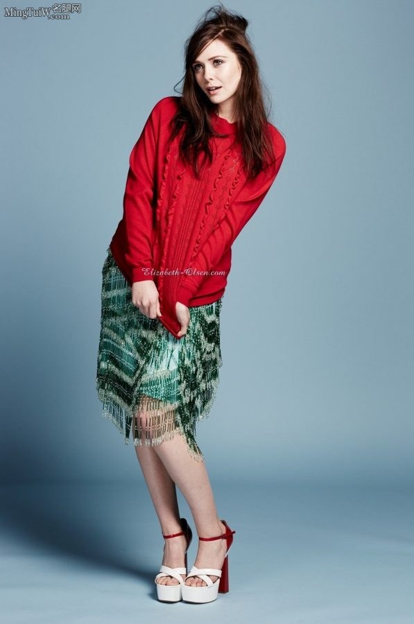 “猩红女巫”伊丽莎白·奥尔森凉高跟美腿写真(5/5)