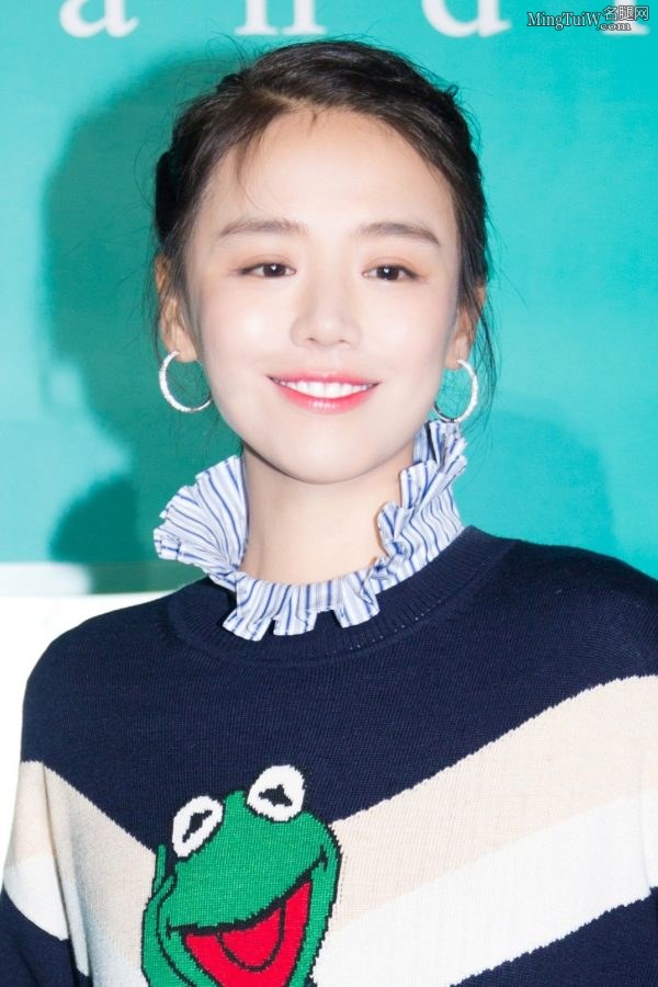 清爽气质美女马思纯的白皙玉腿和脚丫(10/12)
