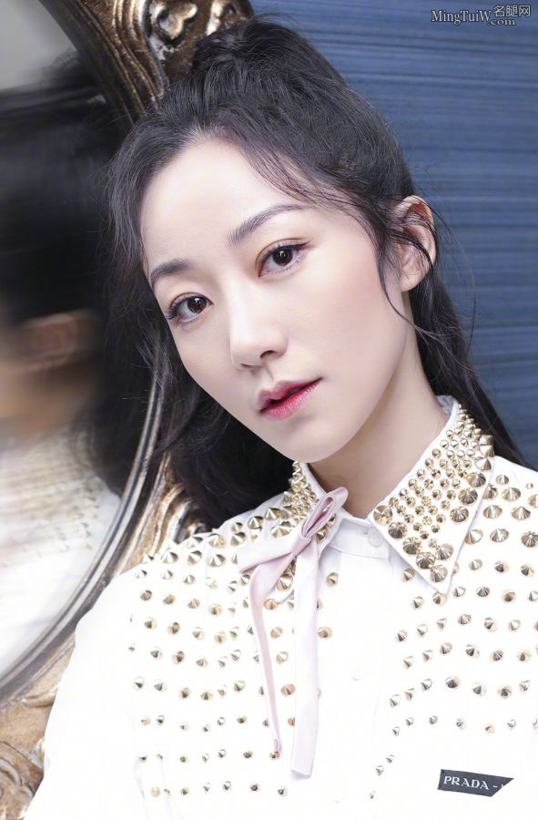 你没有看错韩雪这次竟然穿上黑丝了(4/6)
