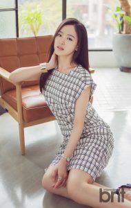 韩国女演员姜汉娜性感女神反转演绎小清新美腿写真