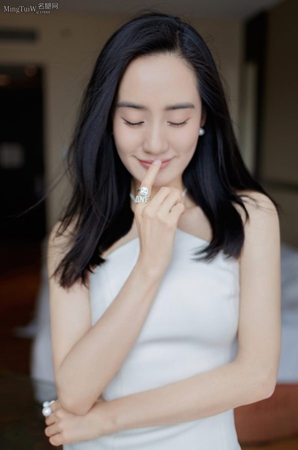 秋雅王智完美胸和细腰长腿一般人真的受不了(4/4)