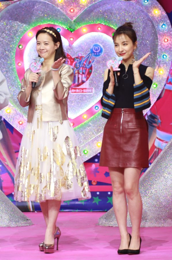 《爱in思谈》曾宝仪和吴昕两双主持人的高跟脚(9/15)