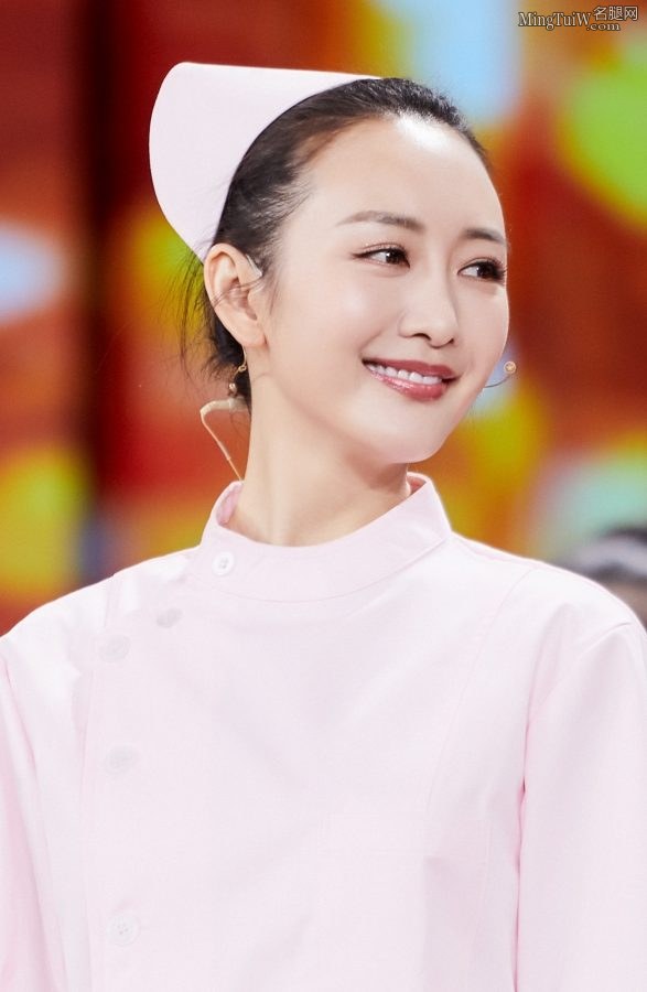 女明星王鸥穿护士服戴护士帽太美了(4/7)