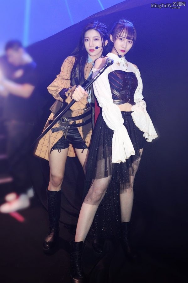 SNH48沈梦瑶皮裤皮靴长腿(2/3)