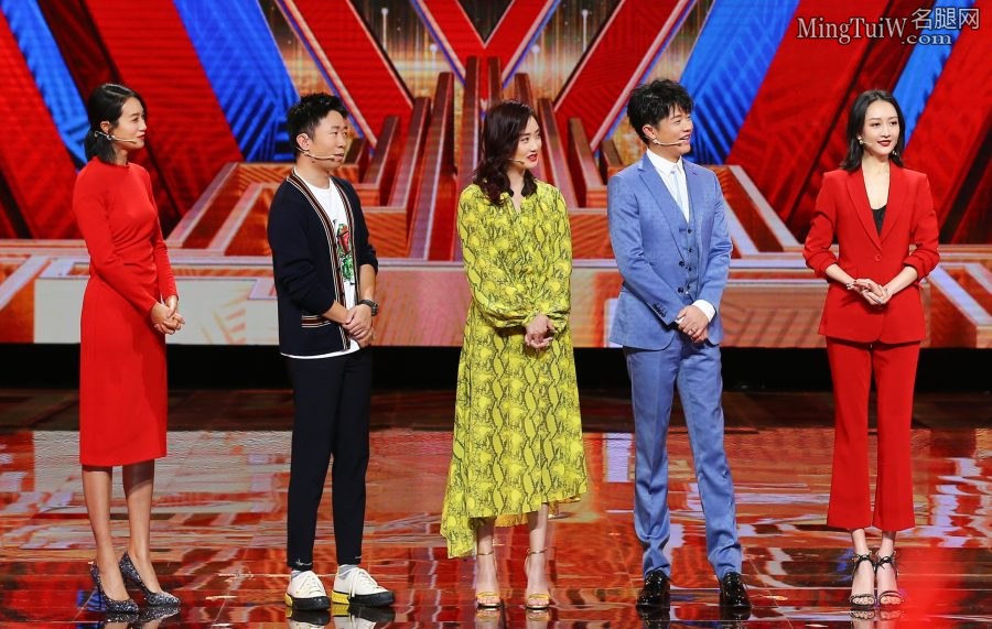 杨魏玲花、王鸥、朱丹同台 喜欢谁的高跟？(4/6)
