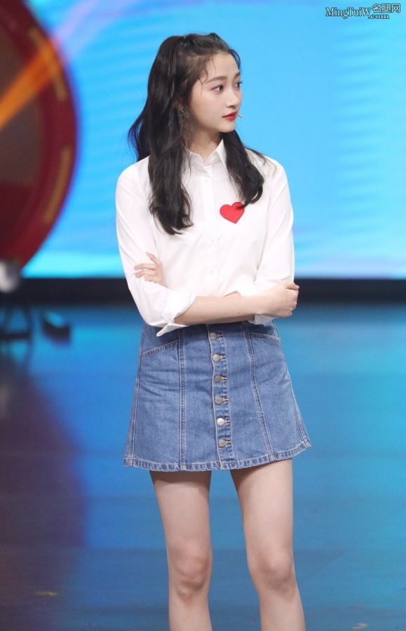 《王牌对王牌》关晓彤青葱少女粉嫩的大腿(4/7)