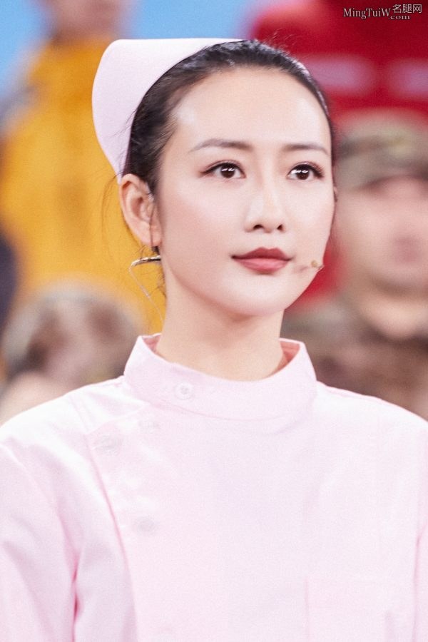 女明星王鸥穿护士服戴护士帽太美了(2/7)