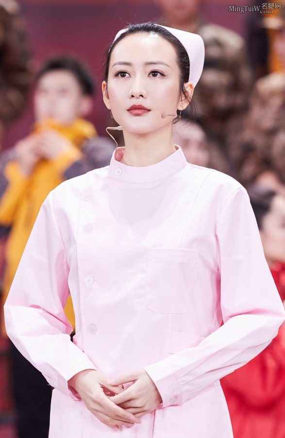 女明星王鸥穿护士服戴护士帽太美了(3/7)