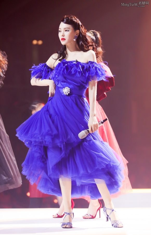 Three sisters Huang Shengyi, Yi Nengjing, Zhang Meng's high heels, choose one or all of them(9/12)