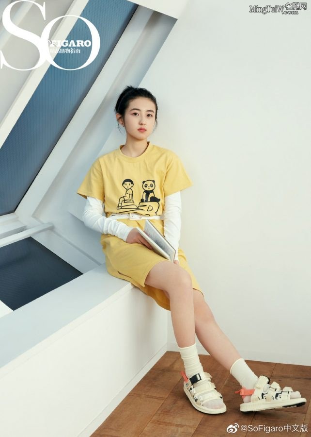 New Balance品牌代言人张子枫光滑的美腿(3/9)