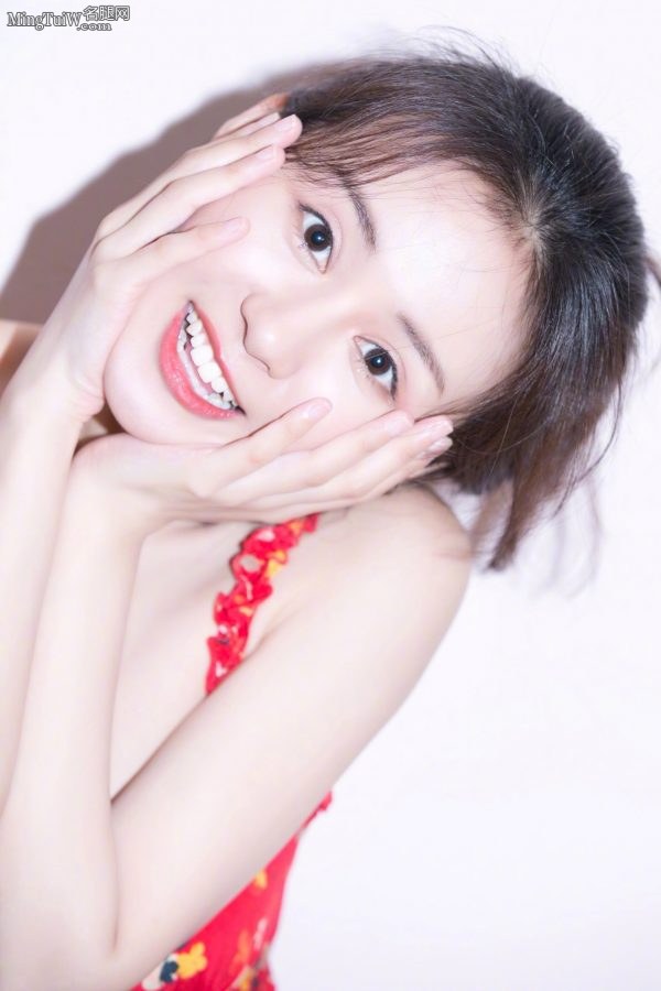 可爱的萌妹子郑合惠子嘴巴张开有一个大胆的想法(4/4)