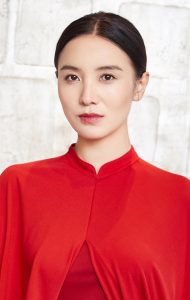 宋佳好身材裹修身红色开叉红裙演绎东方韵味