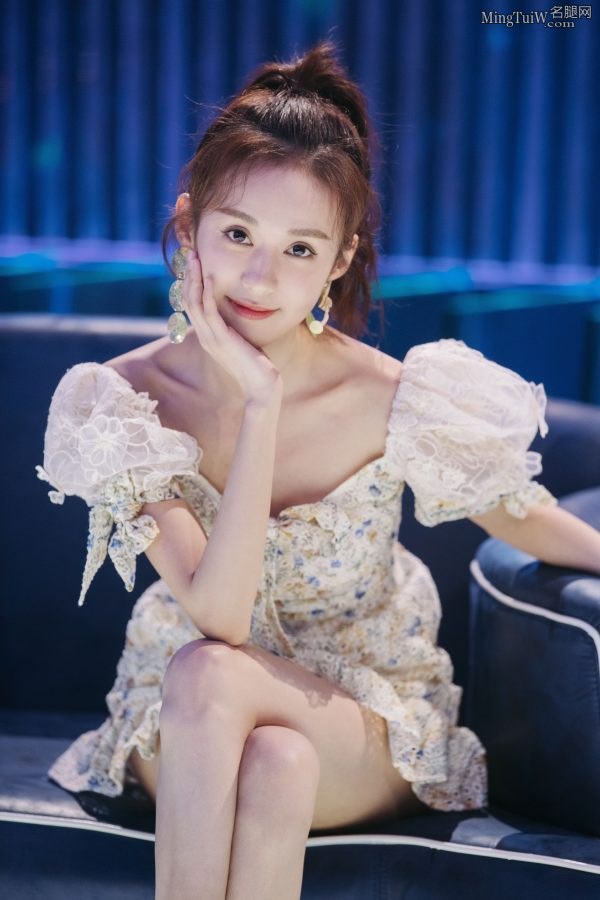 新生代女明星郑合惠子白腿超细像吸管(5/9)