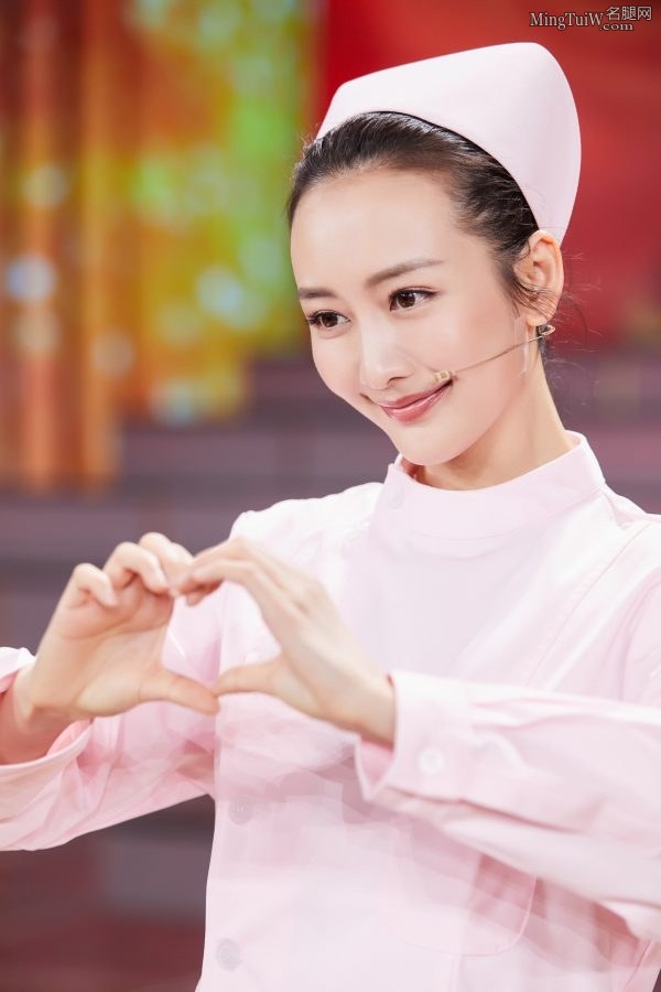 女明星王鸥穿护士服戴护士帽太美了(1/7)