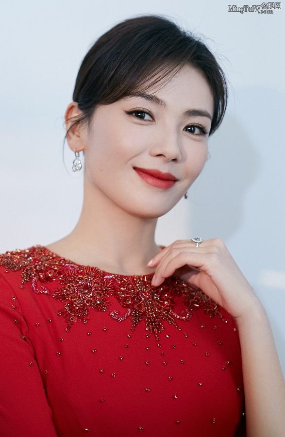 来一组刘涛的脸部特写美图(2/5)