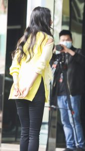 小姐姐杨幂紧身裤子包裹的少女腿有人喜欢吗?