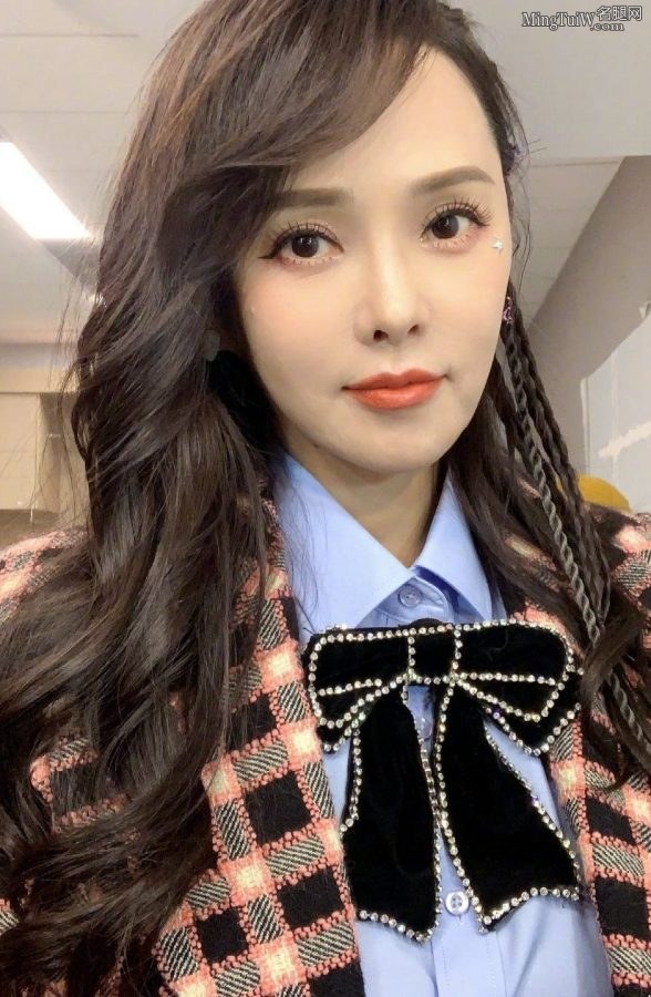 伊能静换上学生装秒变初恋少女(9/9)