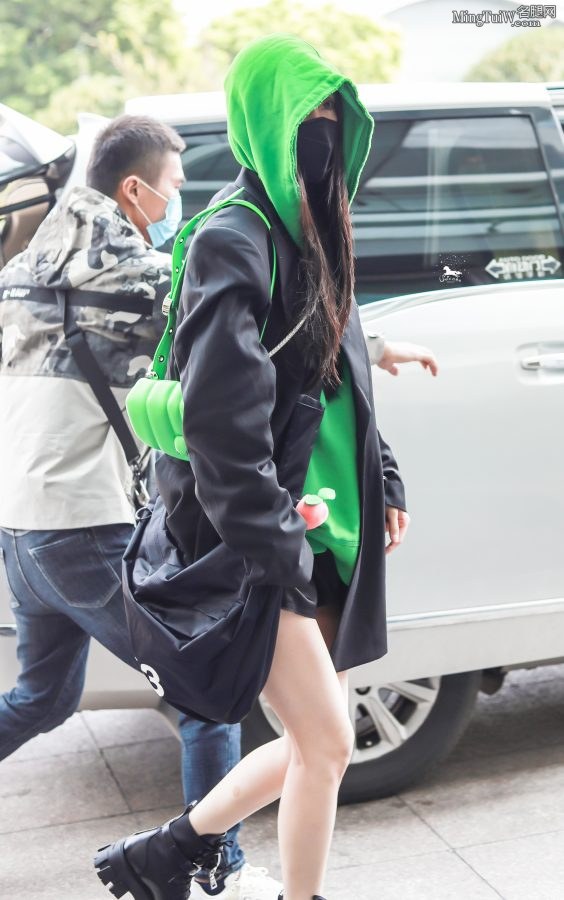杨幂幂江湖人称绿帽子王(1/9)