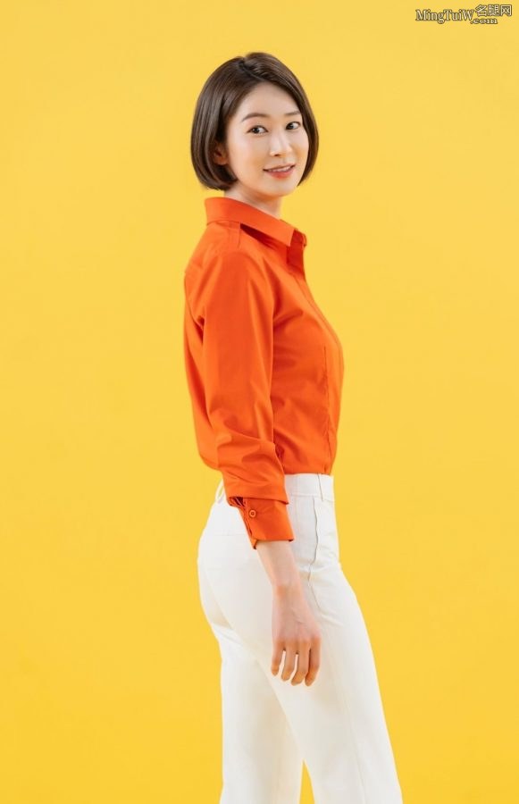 韩国美女演员吴惠媛白裤高跟露脚背（第5张/共7张）