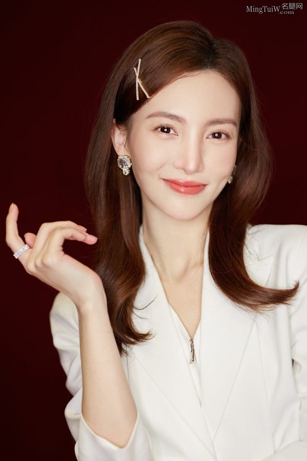 金晨小妮子细长瘦腿绝对吸睛(3/6)
