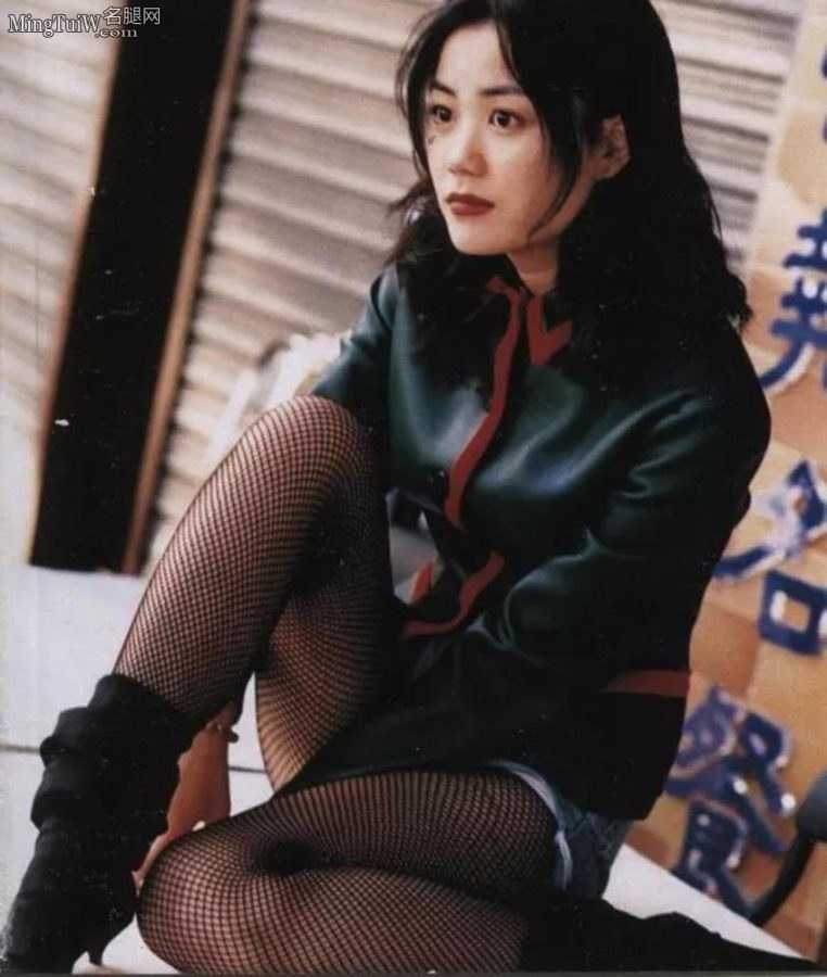 少女时期王靖雯(王菲)黑色渔网袜写真好有年代感(3/4)