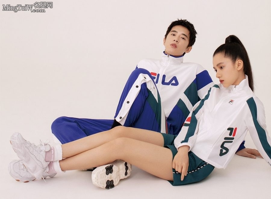 《NYLON 尼龙》杂志张婧仪美腿写真(1/3)