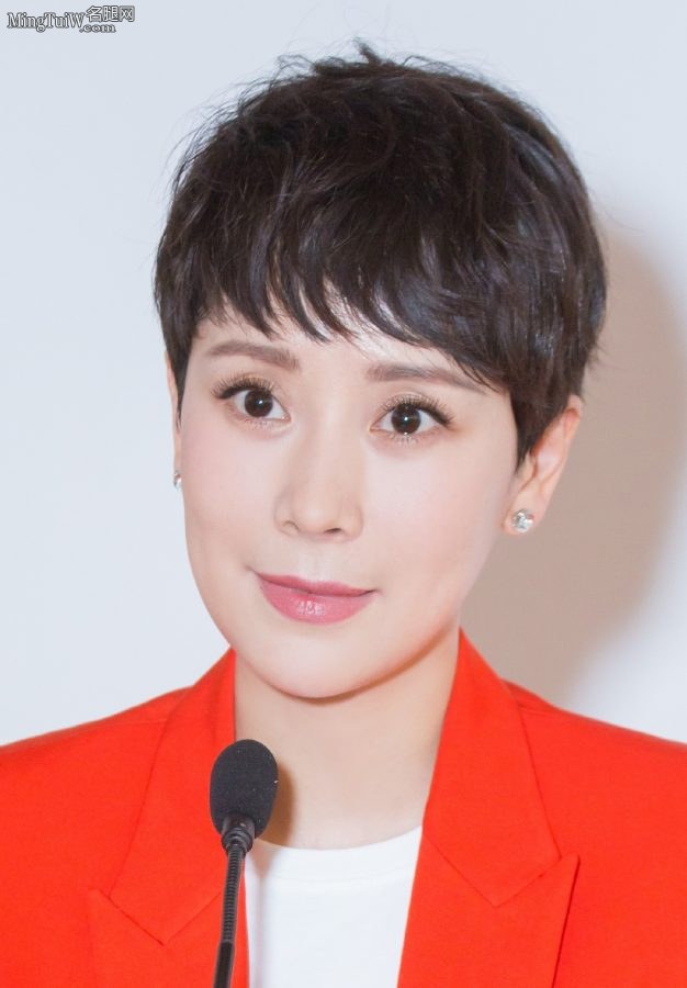 轻熟明星海清穿牛仔裤显长腿(2/2)