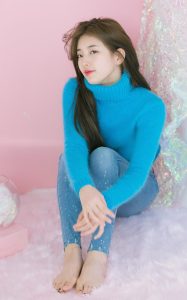 韩国美女歌手裴秀智可爱的脚丫子