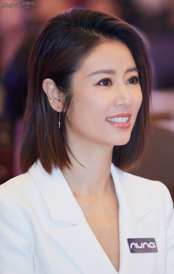 气质女星林心如商业代言美腿穿白色厚底高跟鞋(5/6)