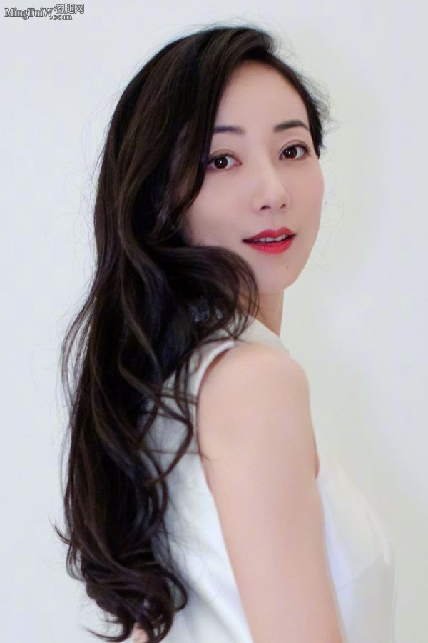 古典气质美人韩雪波浪长发美脸精致(6/8)
