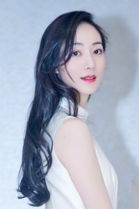 古典气质美人韩雪波浪长发美脸精致