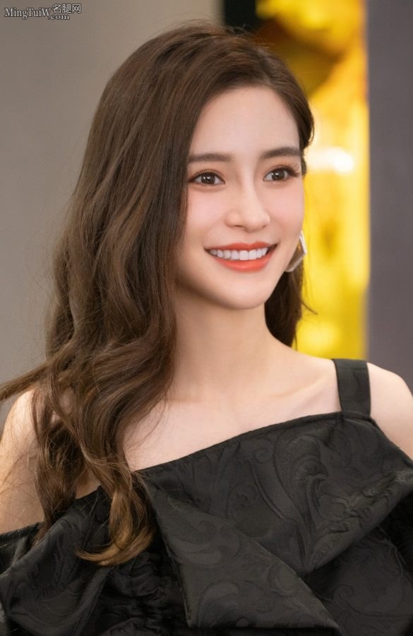 杨颖Angelababy长腿+精美脸部太美了(6/11)