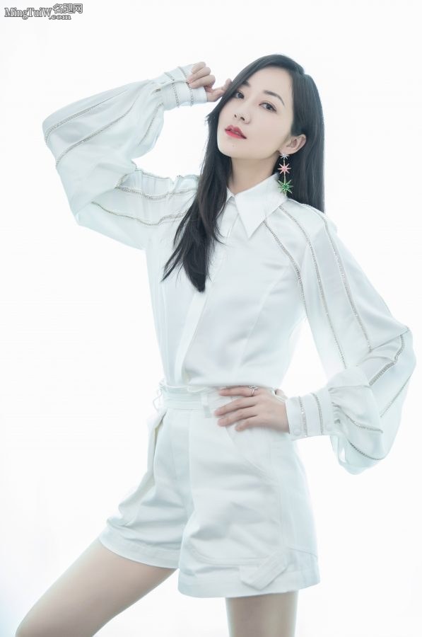 37岁大美妞韩雪大长腿出击(4/9)