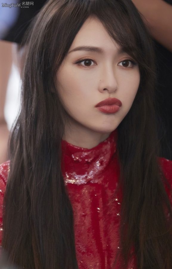 美女明星唐嫣高品质脚丫和可爱的小嘴(3/9)