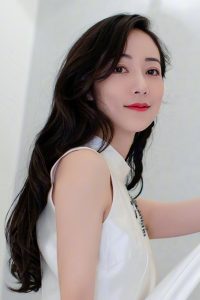 古典气质美人韩雪波浪长发美脸精致