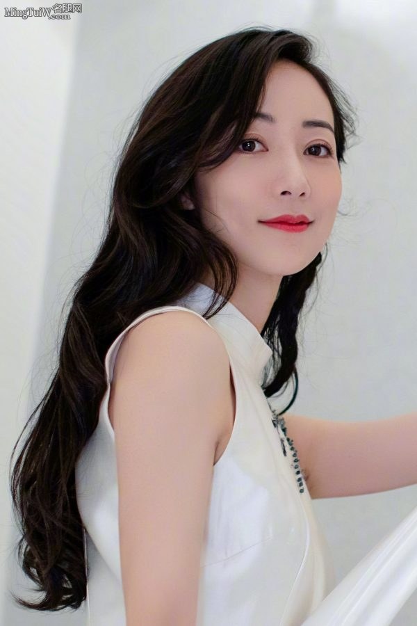 古典气质美人韩雪波浪长发美脸精致(5/8)
